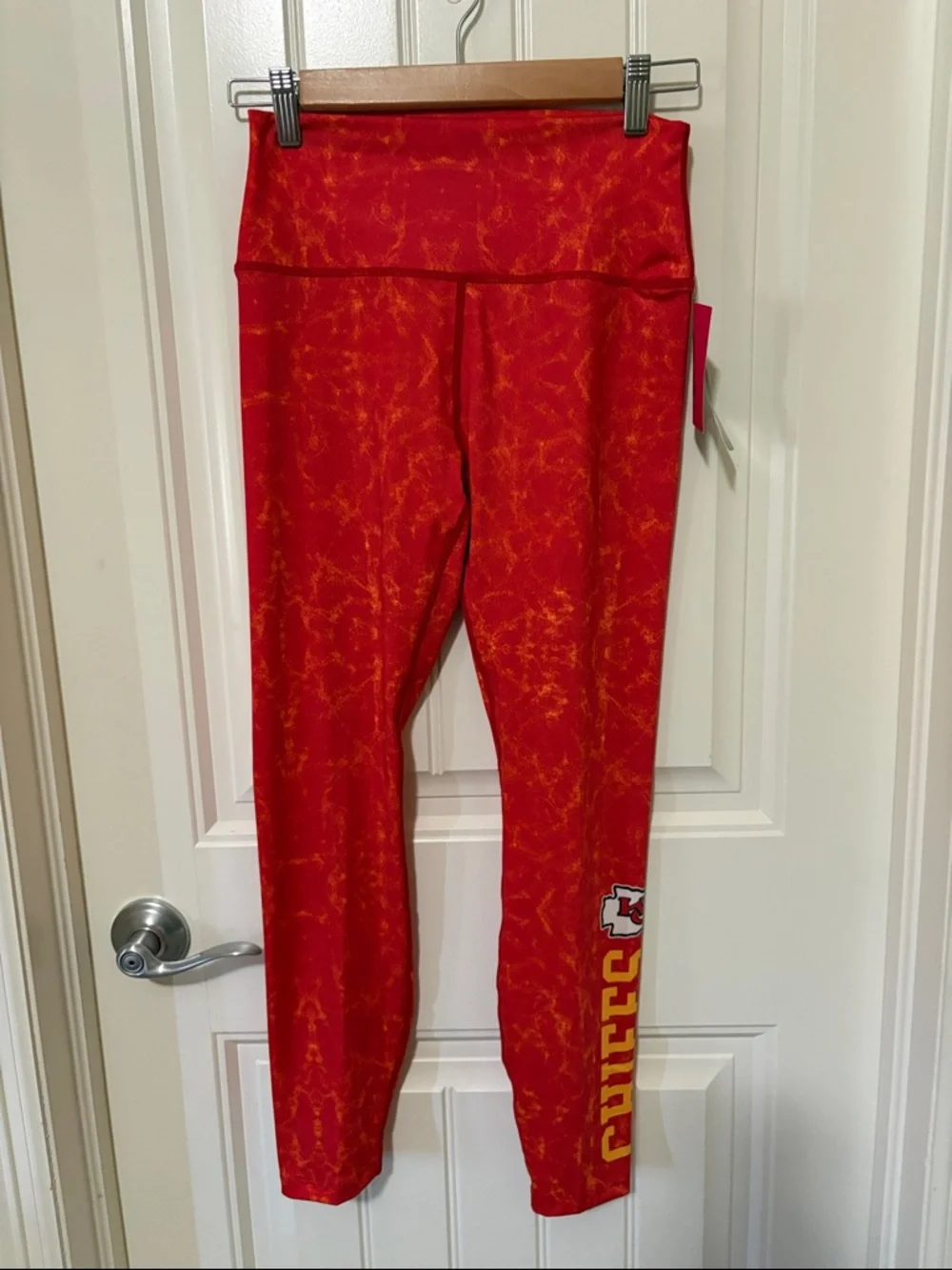 NWT Kansas City Chiefs Red Athletic Leggings - Picture 1 of 11